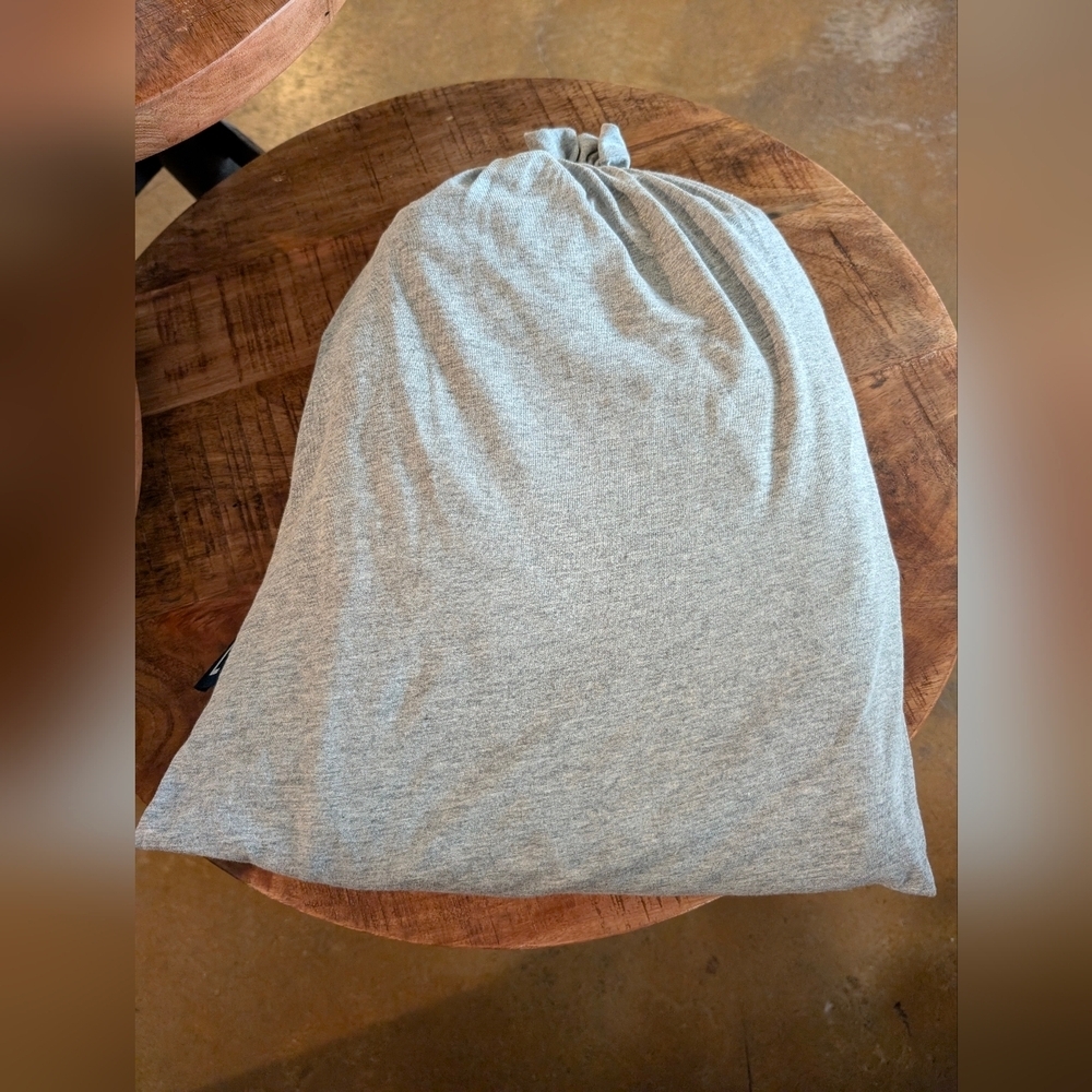 ANA FIRST CLASS PAJAMAS (M) - Picture 2 of 2